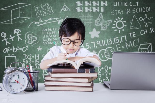 甜甜妈妈|用“适当夸奖”代替“你的抱怨”:你的抱怨,让孩子没了自信