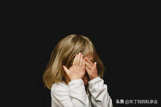 『超级宝妈』父母嫌8岁孩子不敢张口说英语，报班需谨慎，孩子天赋需要锻炼