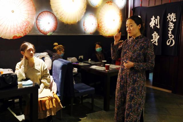 日月谈｜这家北京的餐厅，为何吸引港人组团打卡？