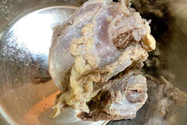 20年秘制酱牛肉配方，其实诀窍很简单，酱香浓郁，怎么切都不散