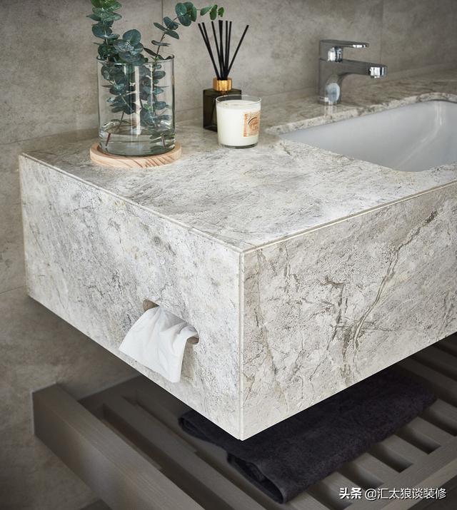 水泥墙配木色家具，看似朴素简单，实则纯净高级，氛围超让人放松