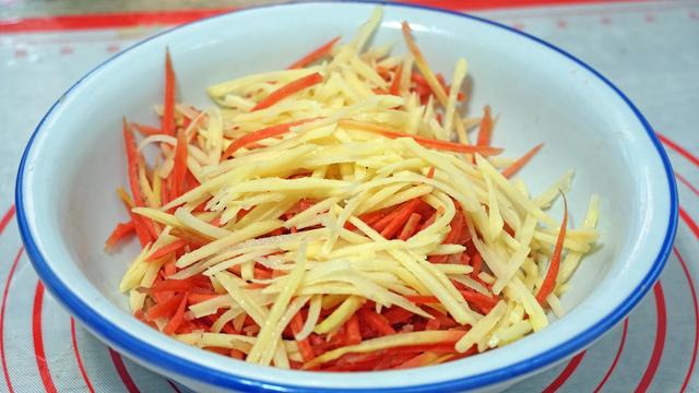 一颗白菜6种做法，花不了多少钱，变着花样做，整个冬天吃不腻