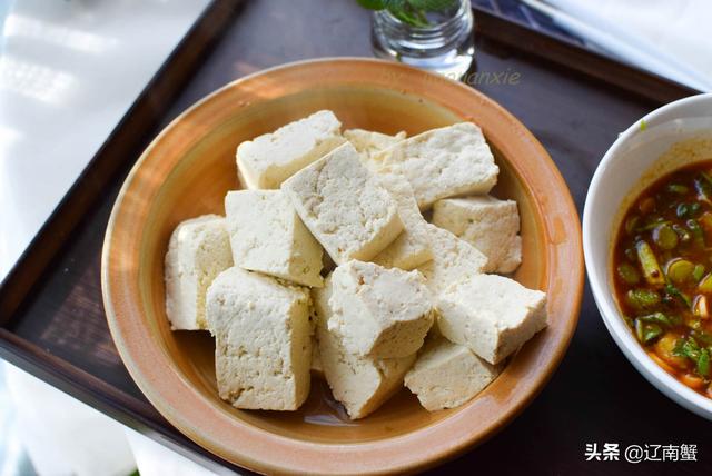 自己在家做豆腐，连老妈都竖起了大拇指，入口甘甜清水煮了都好吃