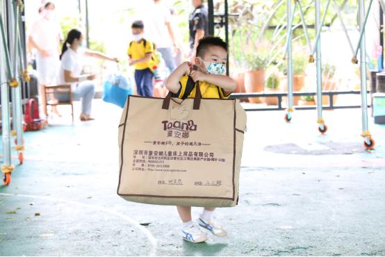 你的育儿经|看!南山区幼儿园门前全是口罩都遮不住的笑脸~