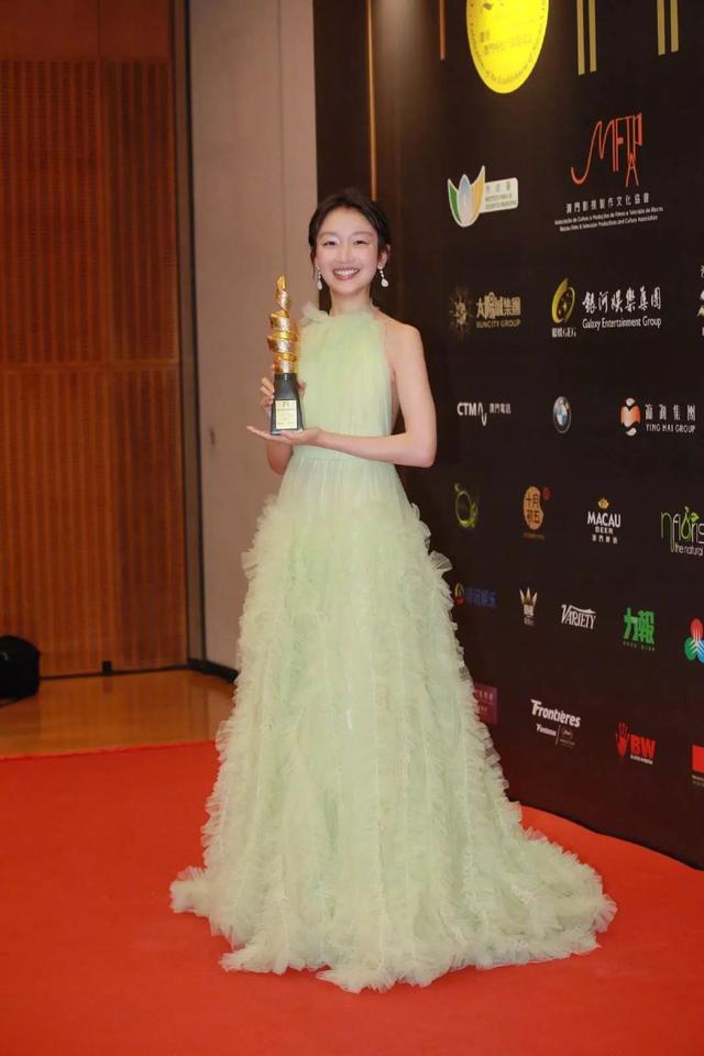 周冬雨，会是下一个周迅？fun娱乐