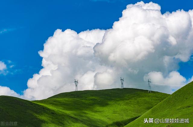 白白的云，深蓝深蓝的天