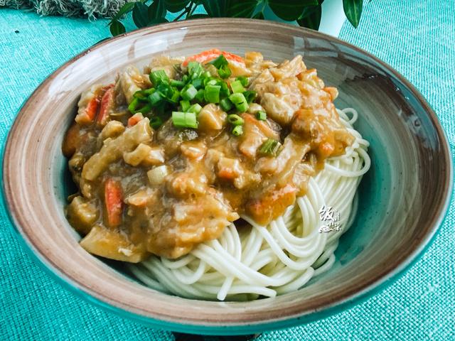 10块钱成本，做1碗诱人的“蟹黄面”，学会这做法，能以假乱真