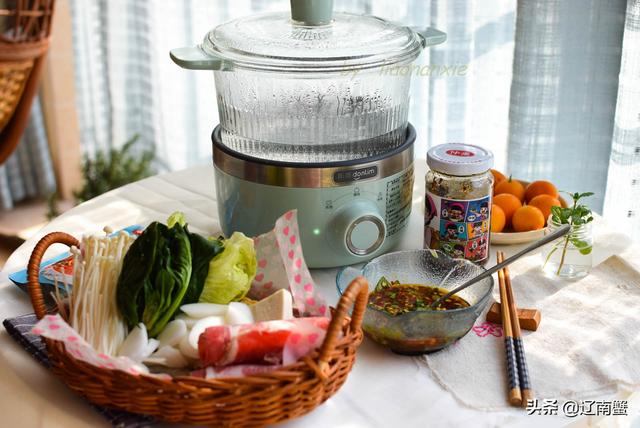 50岁阿姨一个人的午饭，不进厨房就搞定，朋友圈：真会生活