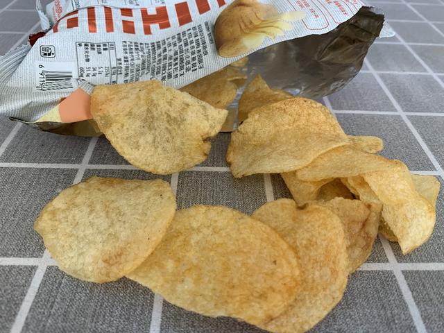 #你的育儿经#这6种食物，孩子再馋父母也别买，没营养还浪费钱，以后别乱买了