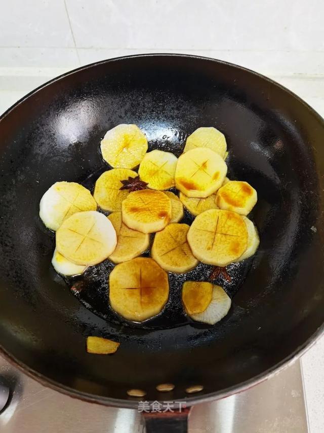 浇汁萝卜：冬日萝卜赛人参，软糯鲜香，比肉都好吃