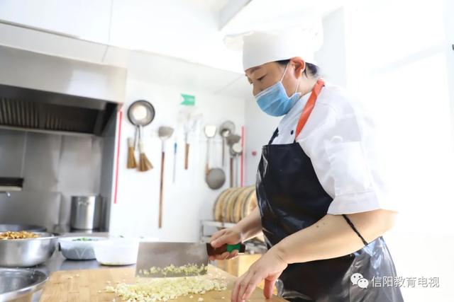 超级宝妈▲吃饭饭 我们是认真的