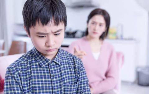 超级宝妈▲孩子将来是否孝顺，从小时候就能看出来，父母可以对照这3点