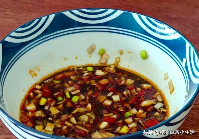 菠菜别总炒着吃，教你一个新吃法，简单几步，上桌吃2盘，过瘾