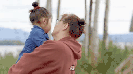 #暖先生格调#“你后悔帮女儿带娃吗？”姥姥的真实回答是......