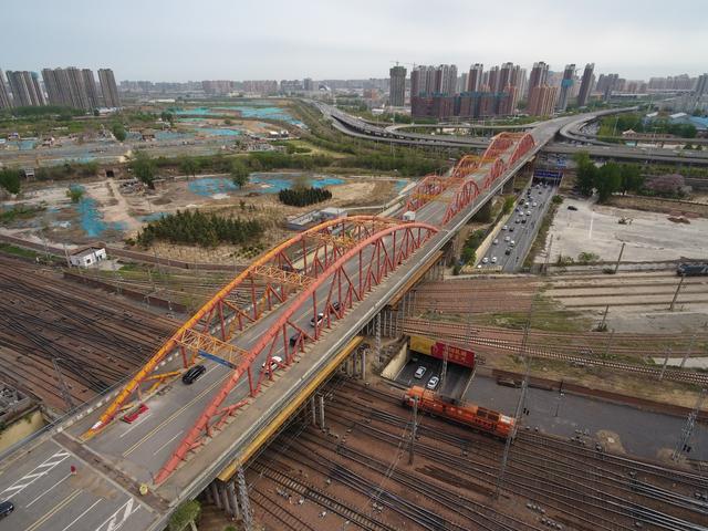 开建郑州彩虹桥新桥首桩开钻
