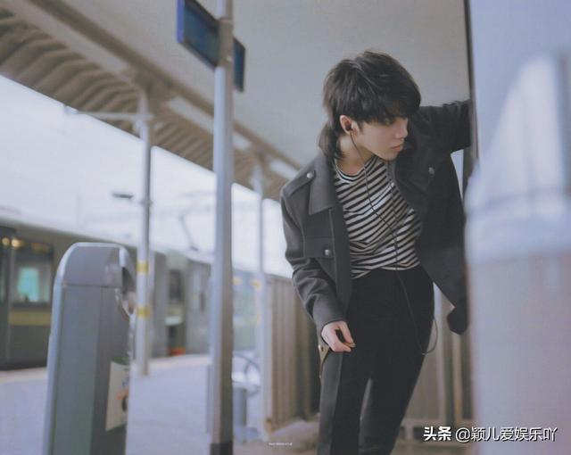 跳跳糖哪里跑|实火！华晨宇上马来西亚报纸，歌曲登顶新加坡电台周榜冠军！