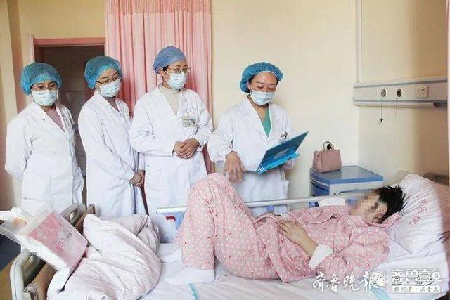 超级宝妈：抽搐、呕吐、意识不清，孕妇情况危急，医院紧急手术分娩顺利