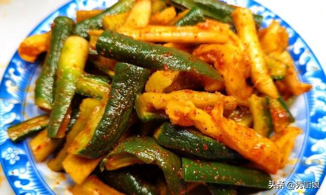 冬天，遇到此菜别手软，买上30斤，晒干腌起来，随吃随取特省事