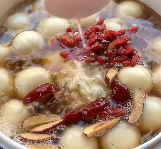 冬季山药这样吃，好吃又营养，香甜绵软又热乎，孩子迷上它