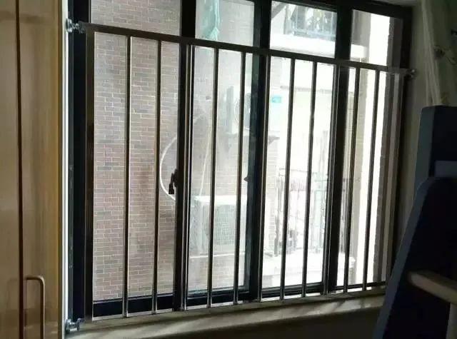 「超级宝妈」防护窗，让人纠结的“生命窗”！为了孩子，请这么做