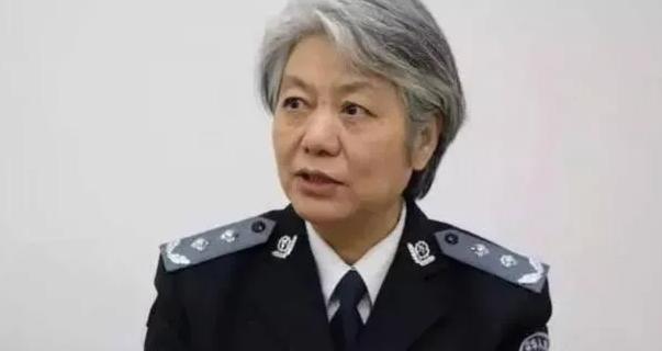 『超级宝妈』李玫瑾：养育男孩家庭，这三件事父母越“舍得”，儿子越会有出息