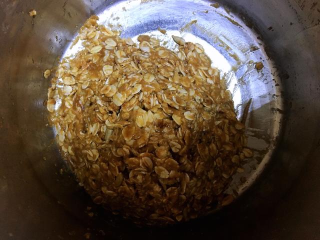 儿子爱吃的红糖燕麦饼，营养又健康，做早餐太合适了