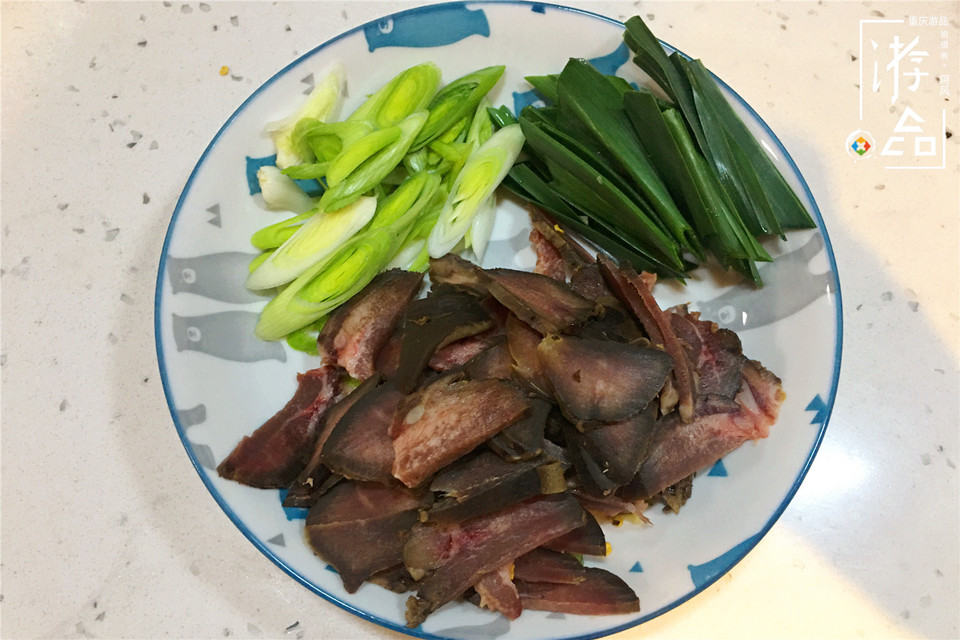 肉类|受不了猪舌腥味，烟熏过后风味绝佳，和蒜苗同炒超级下饭