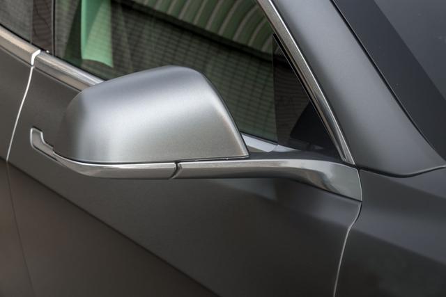 特斯拉改色电光钛灰，model2的发布，3是时候成熟