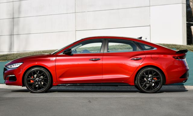 现代菲斯塔叫板本田思域，1.6T+7DCT，高速220码不飘，才13.38万