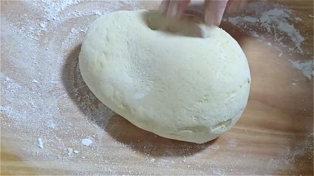 玉米面饼这样做，加多一种材料，口感丰富，吃着蓬松柔软，真香