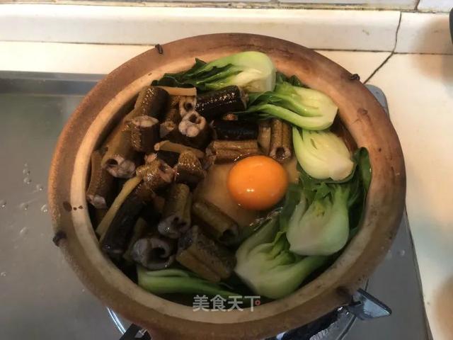 天冷了，自制一份香喷喷的煲仔饭！有菜有肉，越嚼越香