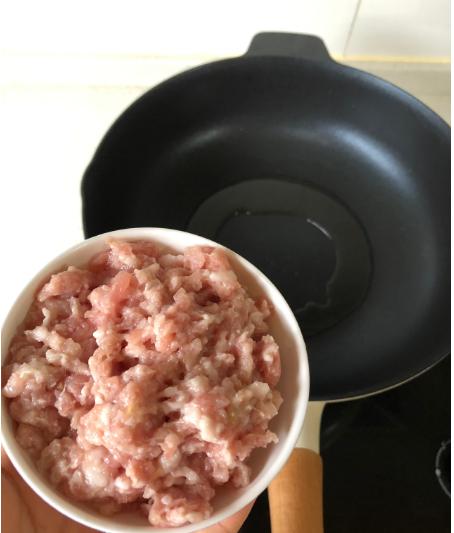 一道家常下饭菜，不仅好做还好吃，动手做起来