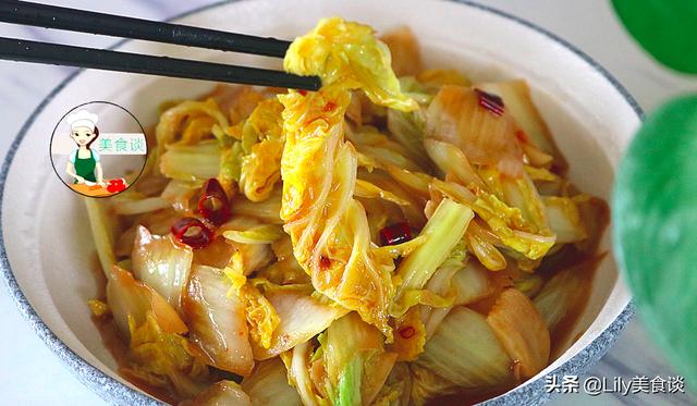 醋溜白菜怎么做才好吃？掌握好这2步骤，酸辣爽脆又开胃，真下饭