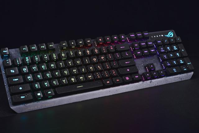 ASUS ROG RX机械电竞键盘开箱：自有轴体手感欲迎还拒