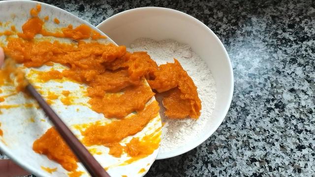 好吃又营养的红豆卷来了，做法简单，每次蒸一锅，上桌很快就光盘