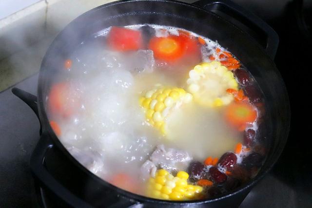 进入腊月，给家人做这个汤，营养美味一大锅，喝一碗浑身都暖了