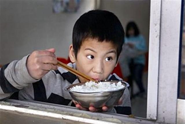 幸福之家|妈妈带娃身高猛涨,奶奶带娃生长停滞,医生:父母这种行为在害娃