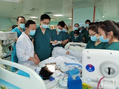 小丽|9岁女孩误喝空调清洁剂致食管萎缩