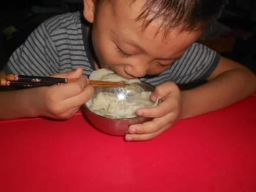 你的育儿经：常吃3种早餐，让娃身体慢慢“死机”，伤脾难发育，家长快停手