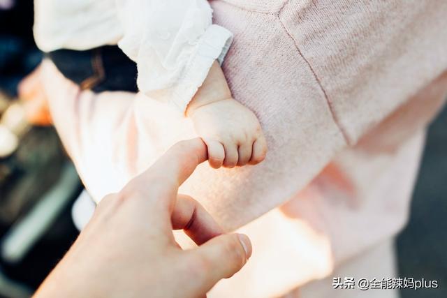 #你的育儿经#宝宝身上有3种“情况”，可能是缺钙的信号，不重视娃要吃大亏