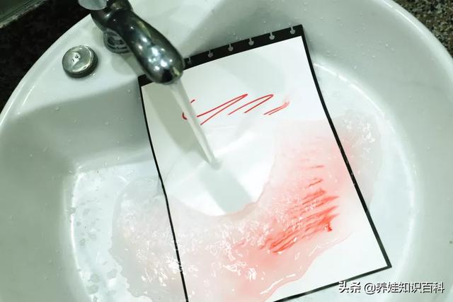 笑看人生|10个宝宝9个爱乱画，有了这款老不死的绘画本，妈妈再也不头疼了