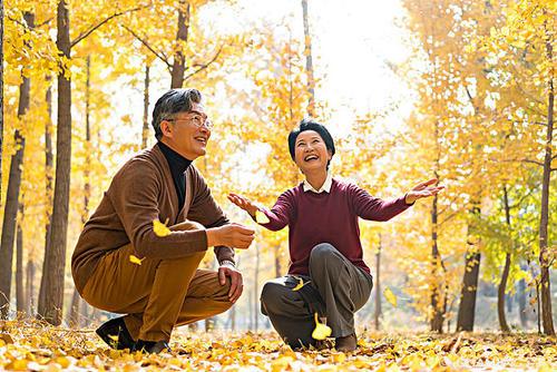 走近那些白头偕老的夫妻，你会发现婚姻的真相跟原先想的未必一样