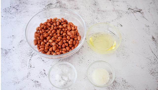 自己做的花生酱吃起来才放心，没有添加剂，用途多多，好吃健康