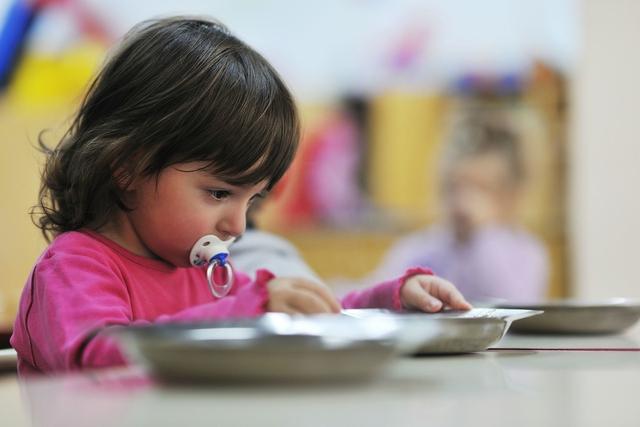 【你的育儿经】孩子在幼儿园被“孤立”，一般是这4个能力不足，家长需提前培养