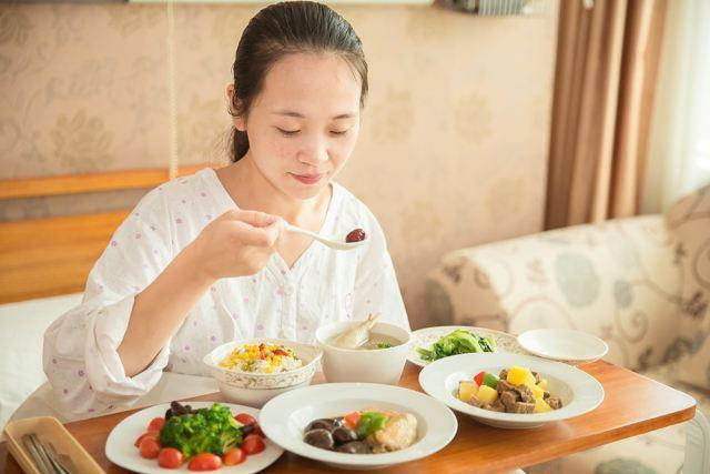 新手宝妈喂母乳，常爱犯以下几个错误，易影响母乳质量，坑娃伤己