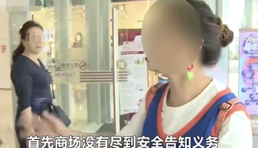 你的育儿经|湖南6岁熊孩子推坏商场玻璃门，被砸伤后家长要求赔偿，声称：门有质量问题