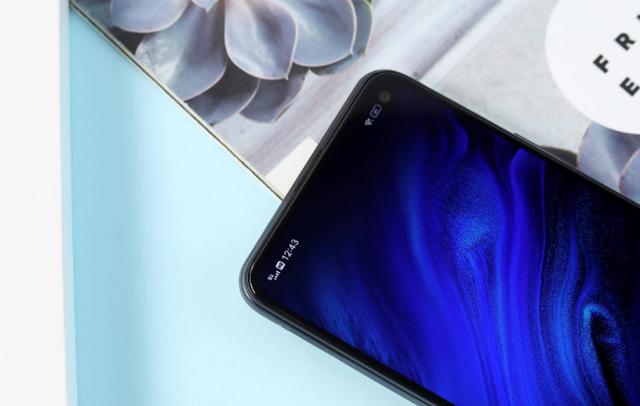 便宜好用！友商给平民党贴心福利，续航和拍照媲美中端机