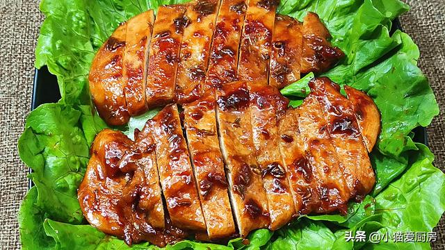 教你香煎鸡胸肉的做法，肉质软嫩不发柴，比买的鸡排好吃，真香