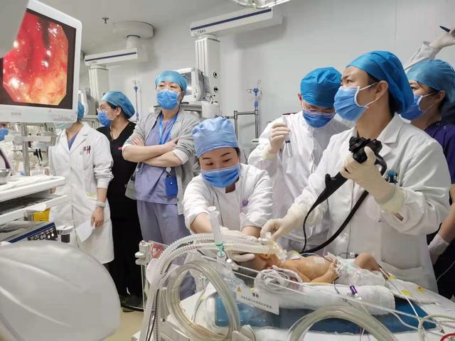 秀秀|早产儿吐掉全身血量一大半！首都儿研所尝试新方法紧急救治