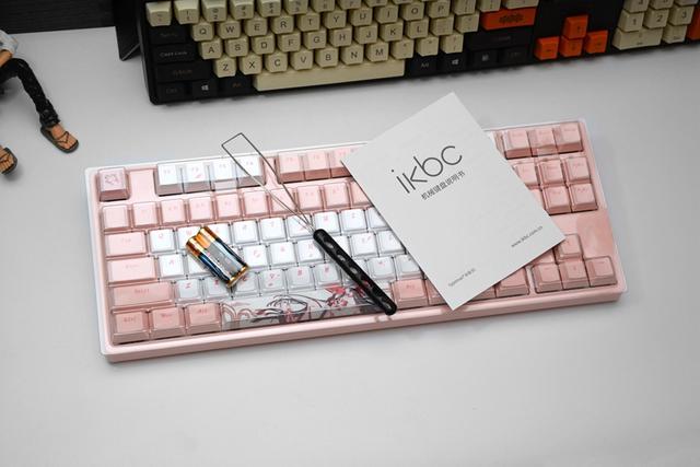 开啤酒小姐姐同款面具，ikbc白无垢樱花机械键盘开箱体验
